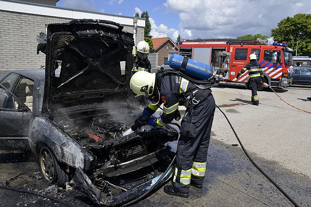 2013/158/GB 20130625 002 Autobrand Schipholweg.jpg